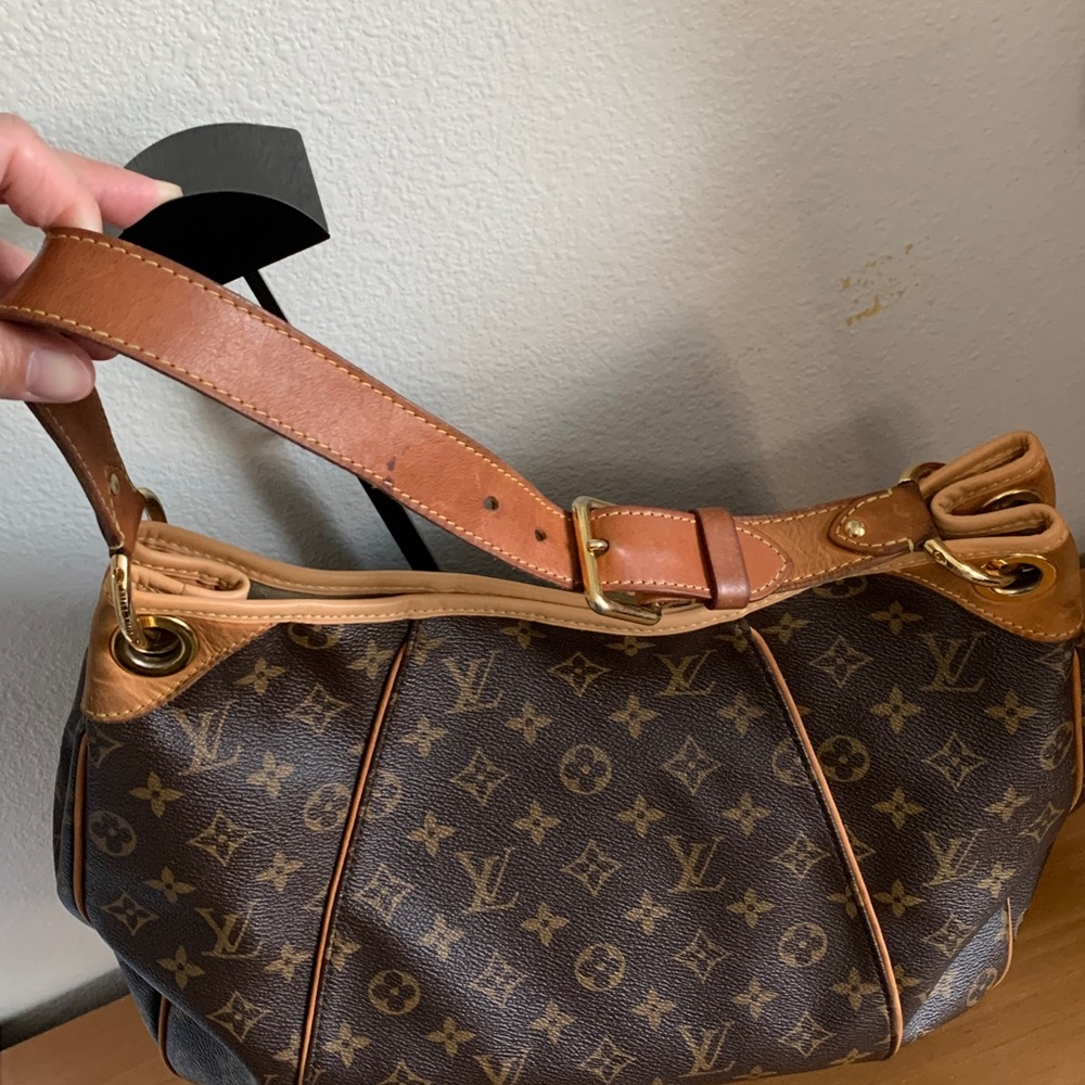 Louis Vuitton Brown Monogram Shoulder Bag with Gold Accents - Picture 9 of 16